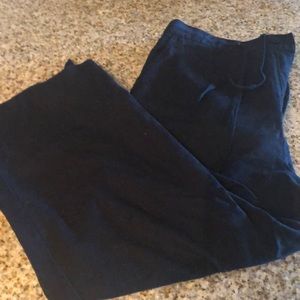 Black linen capris